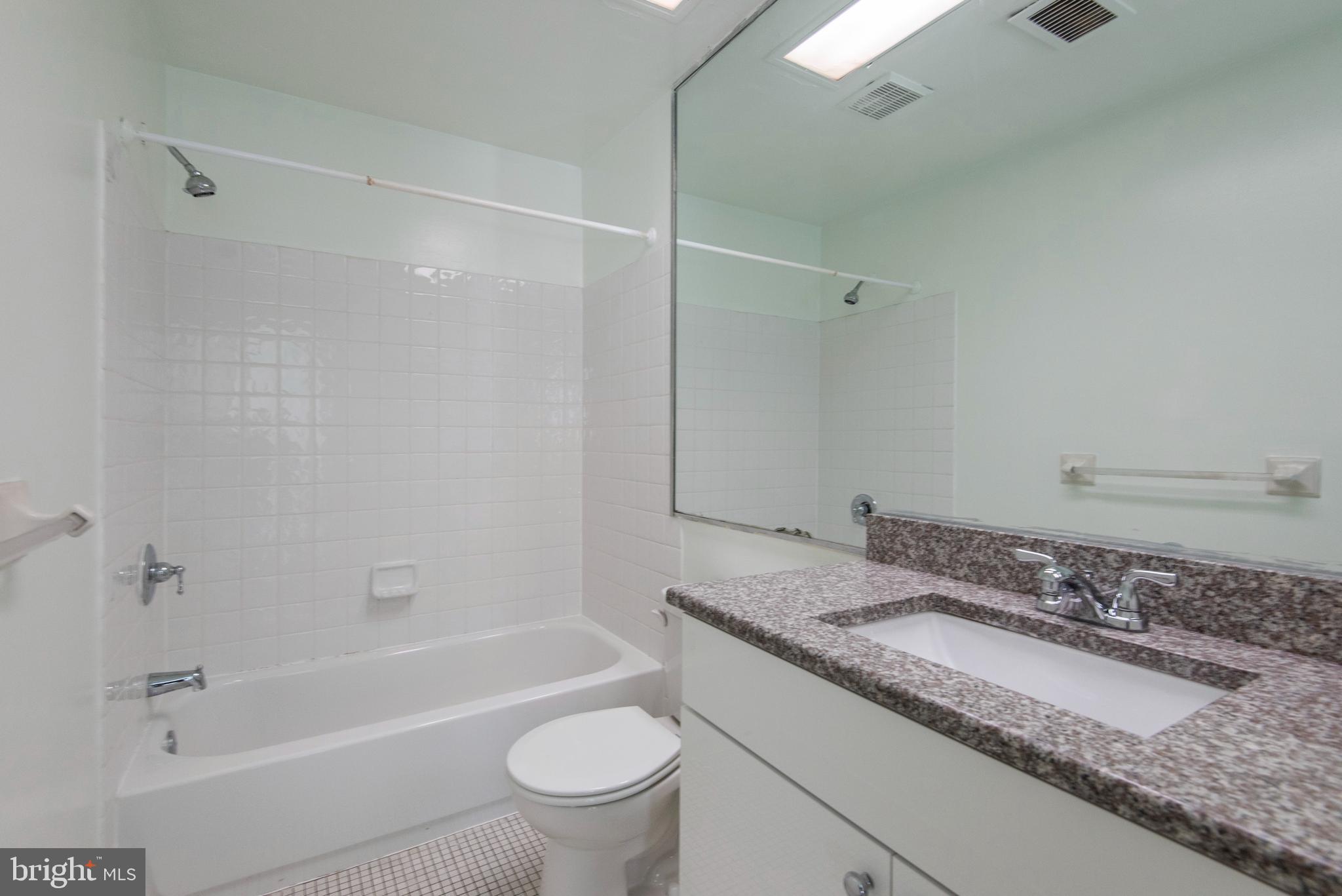 QUEEN VILLAGE - Residential Lease