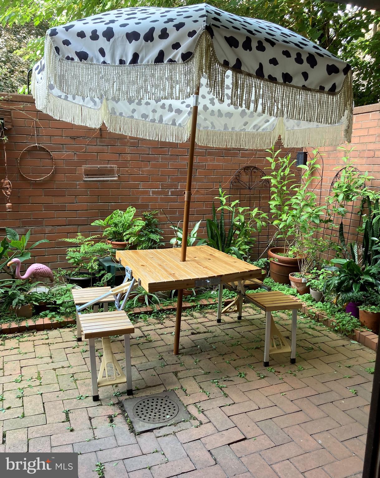 QUEEN VILLAGE - Residential Lease