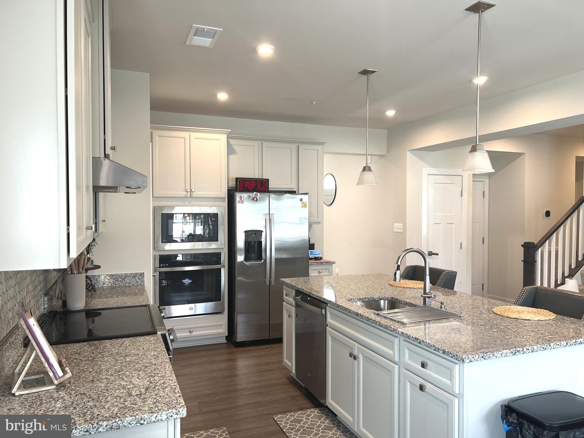 PERRY'S RETREAT - Residential