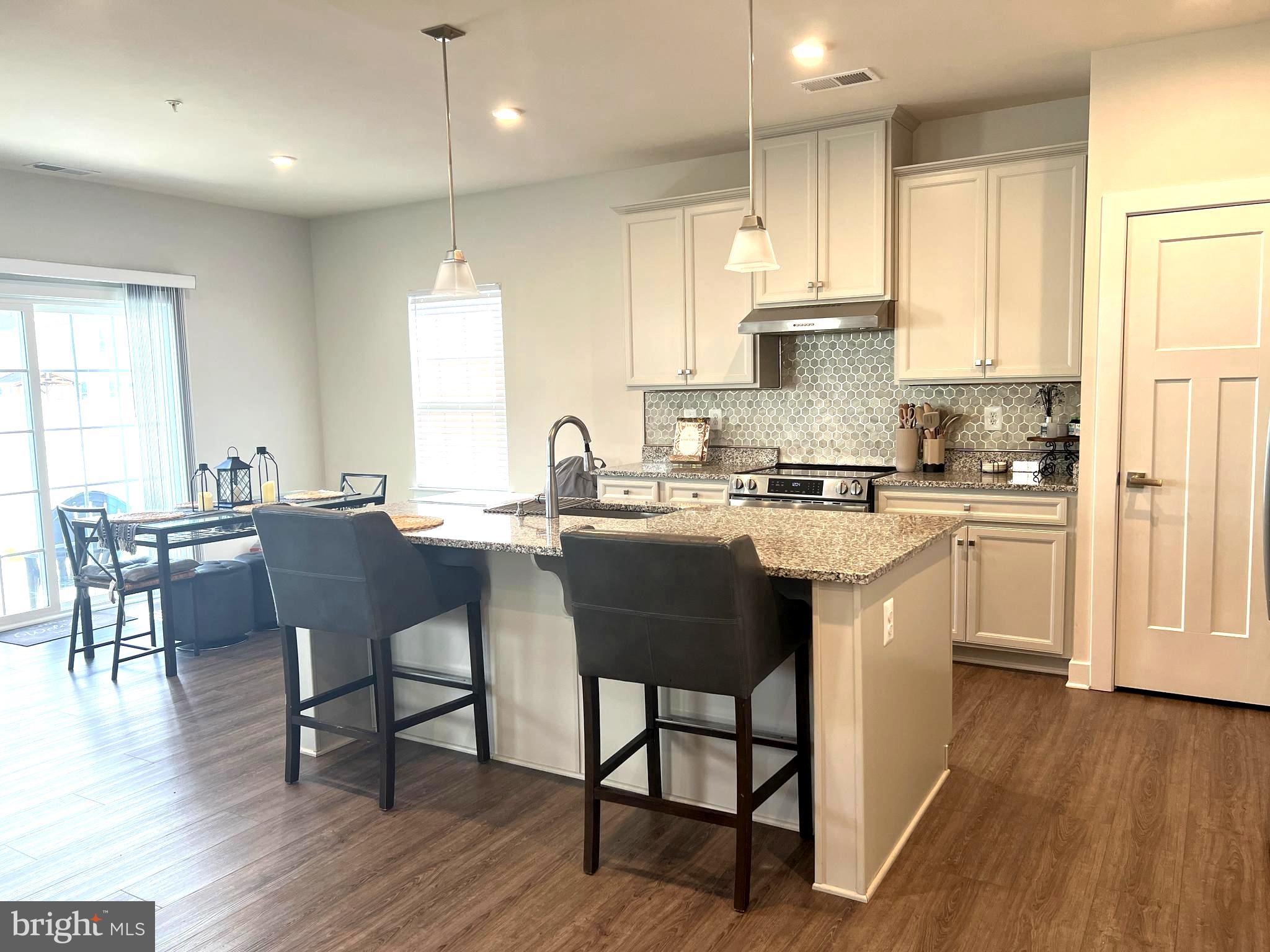 PERRY'S RETREAT - Residential