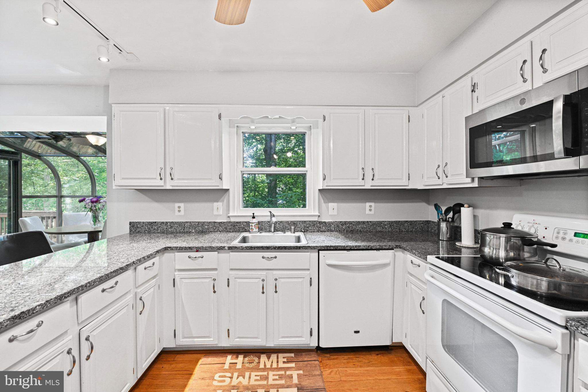 BRIARWOOD - Residential Lease