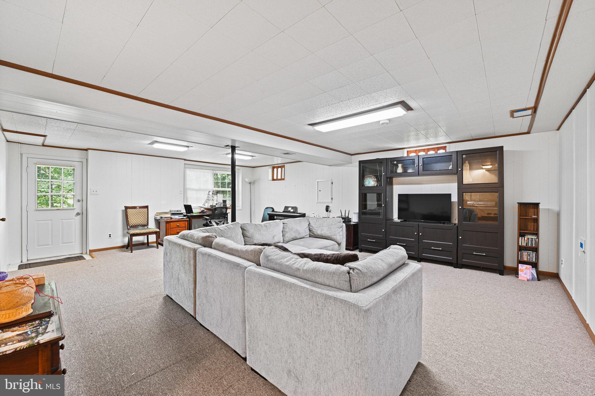 BRIARWOOD - Residential Lease