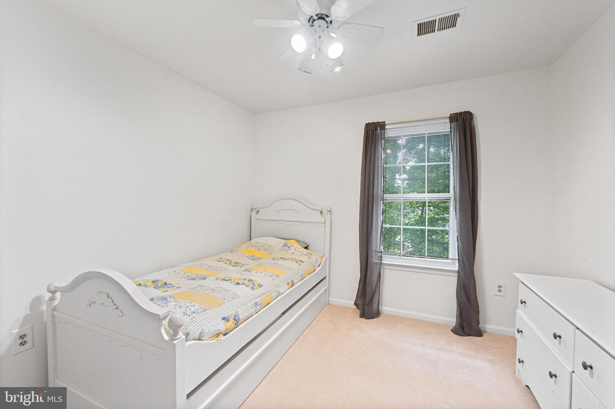 BRIARWOOD - Residential Lease