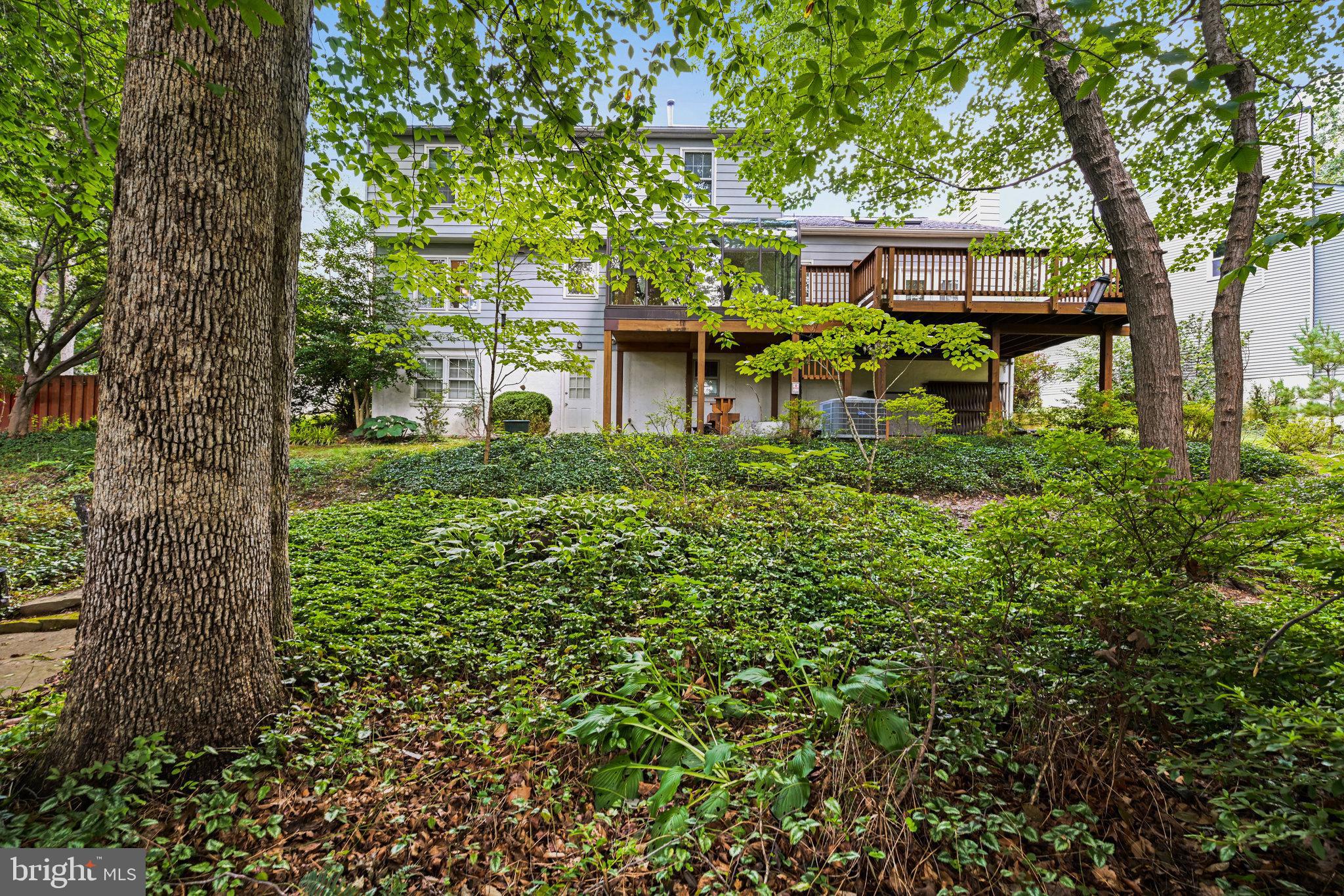 BRIARWOOD - Residential Lease