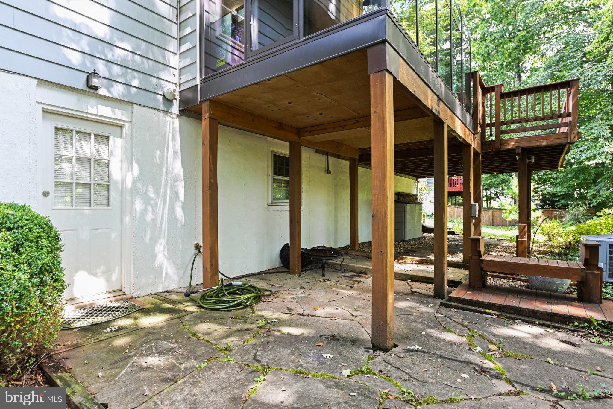 BRIARWOOD - Residential Lease