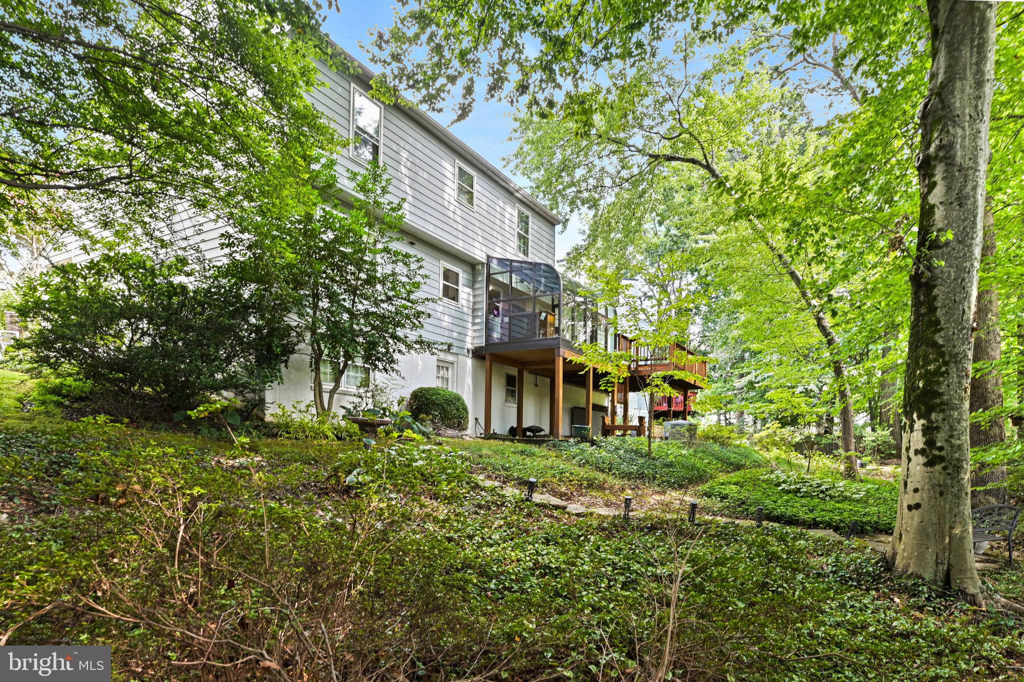 BRIARWOOD - Residential Lease