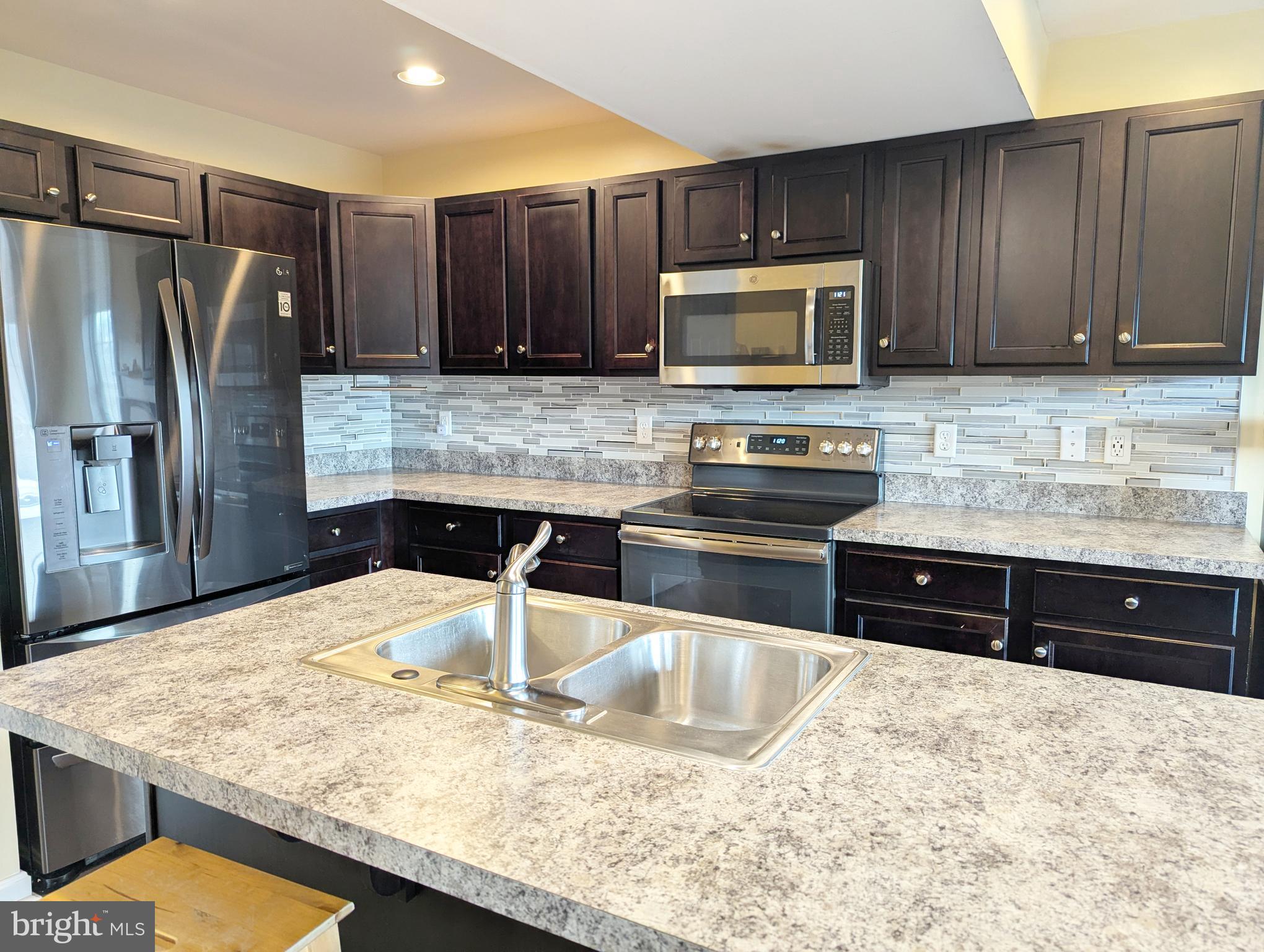 MELBOURNE PLACE II - Residential