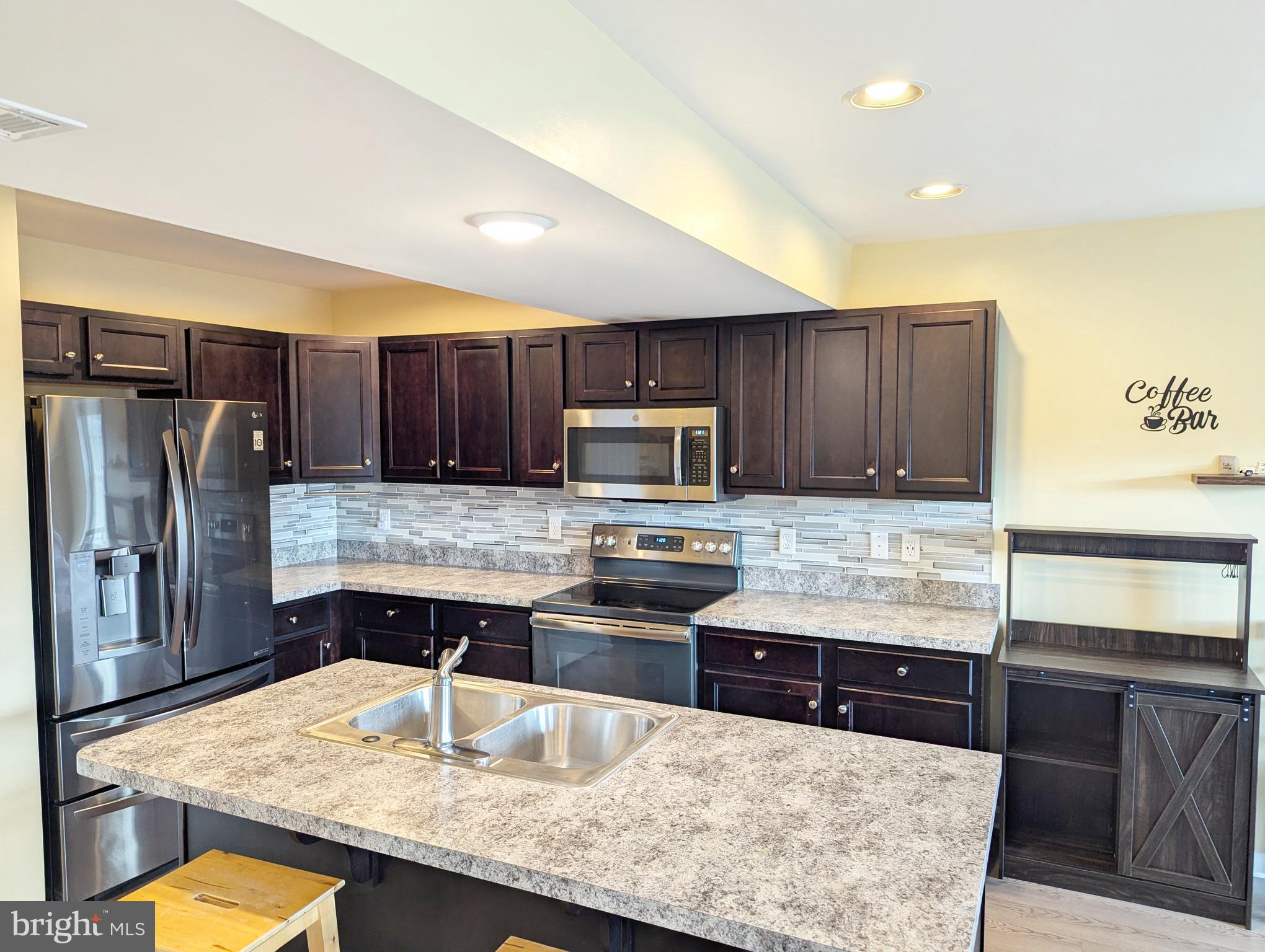 MELBOURNE PLACE II - Residential