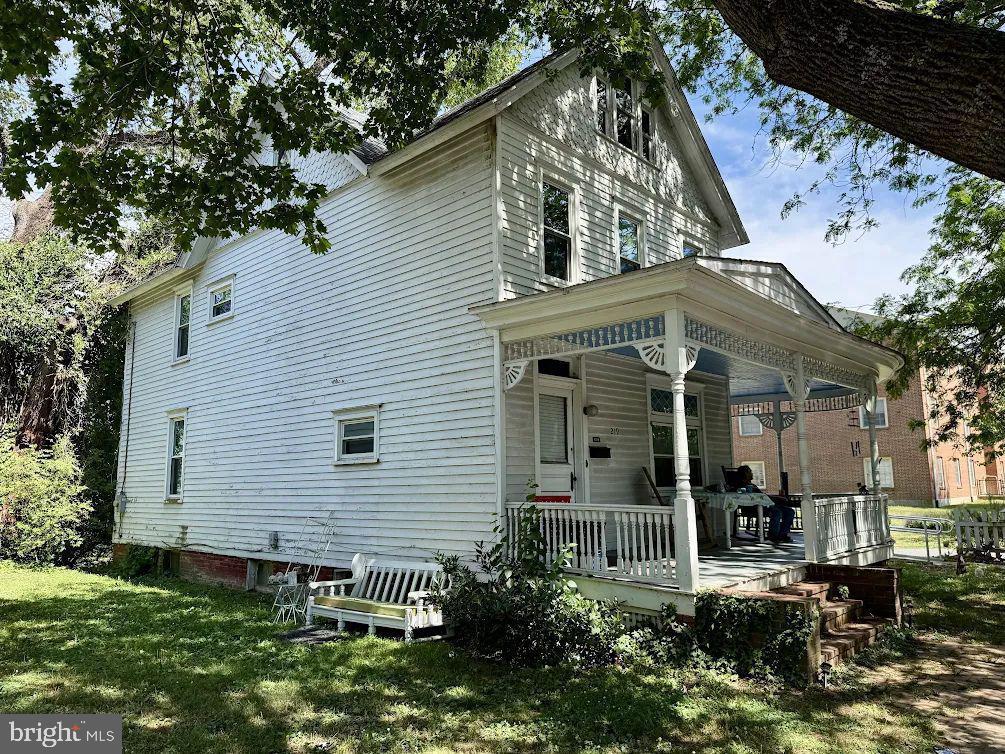 219 N GOVERNORS AVENUE