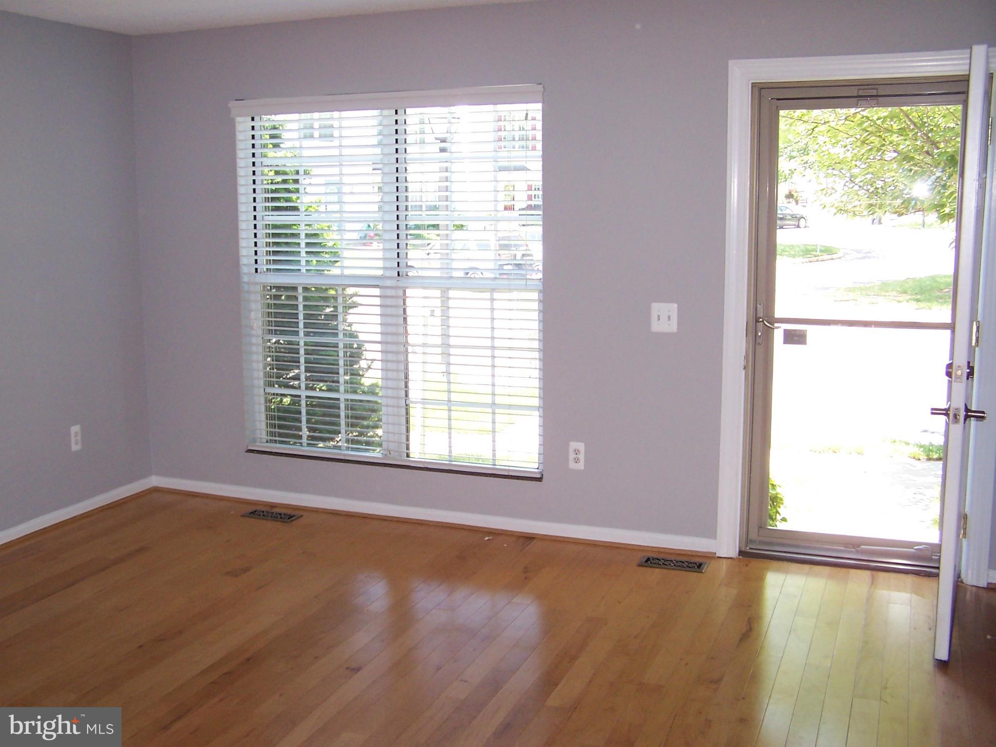 LANDSDOWNE - Residential