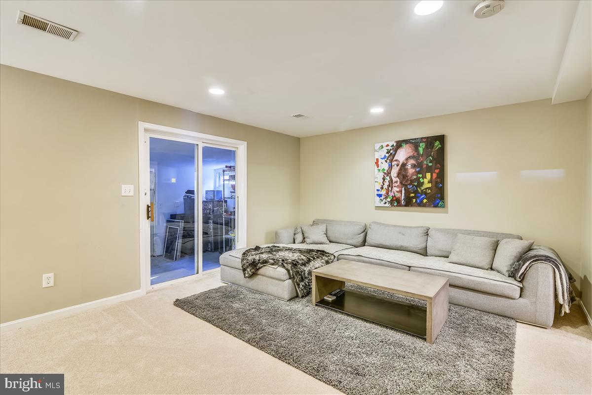 ASHBURN FARM - Residential