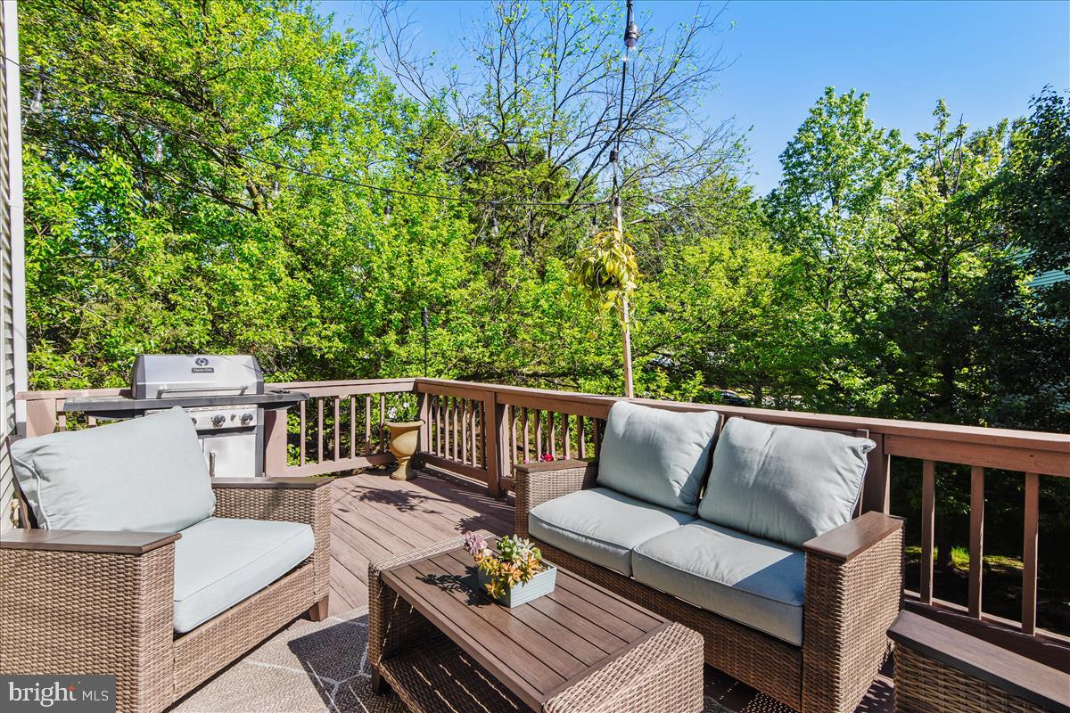 ASHBURN FARM - Residential