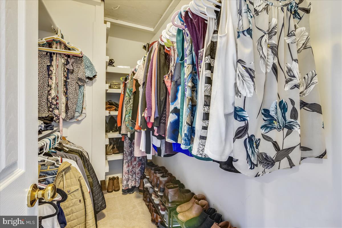 ASHBURN FARM - Residential