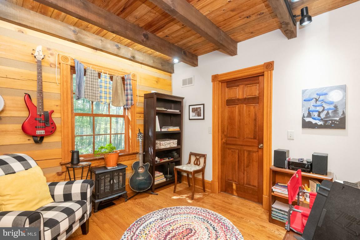 HIDDEN VALLEY - Residential