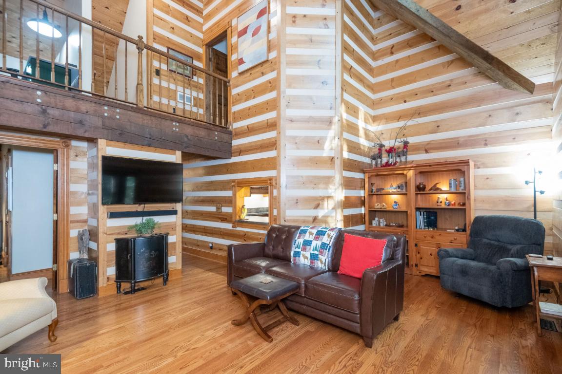 HIDDEN VALLEY - Residential