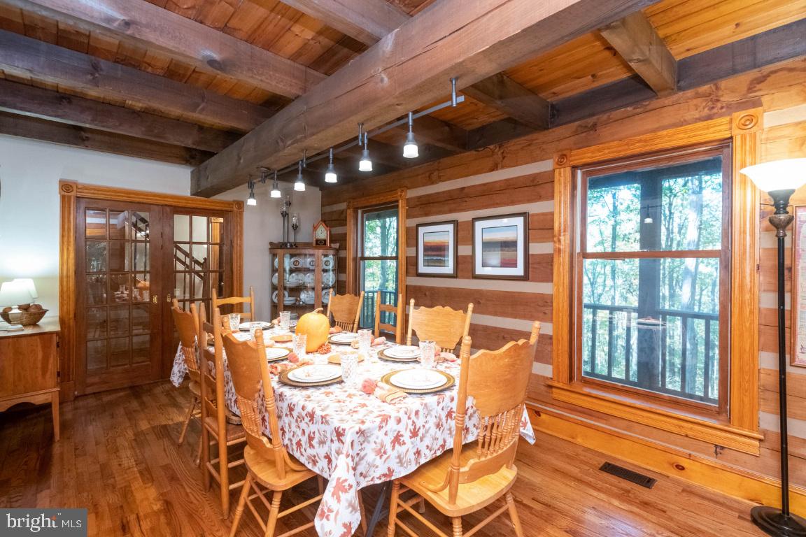 HIDDEN VALLEY - Residential