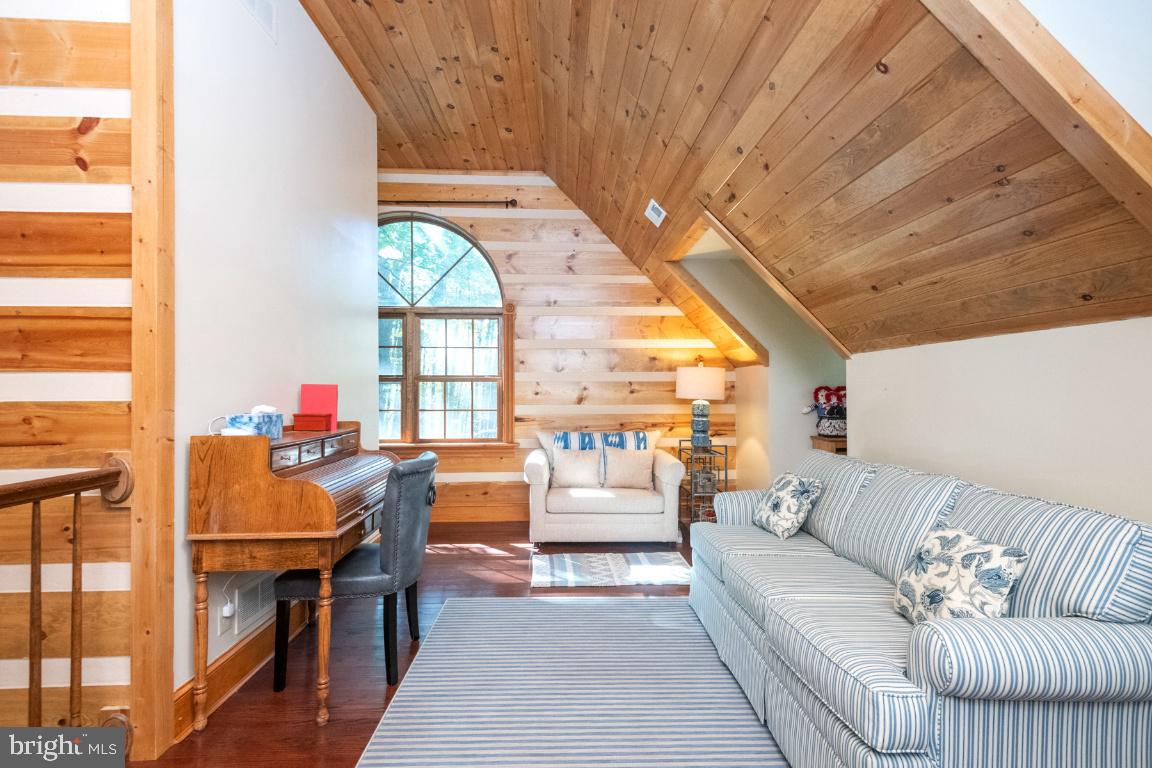 HIDDEN VALLEY - Residential