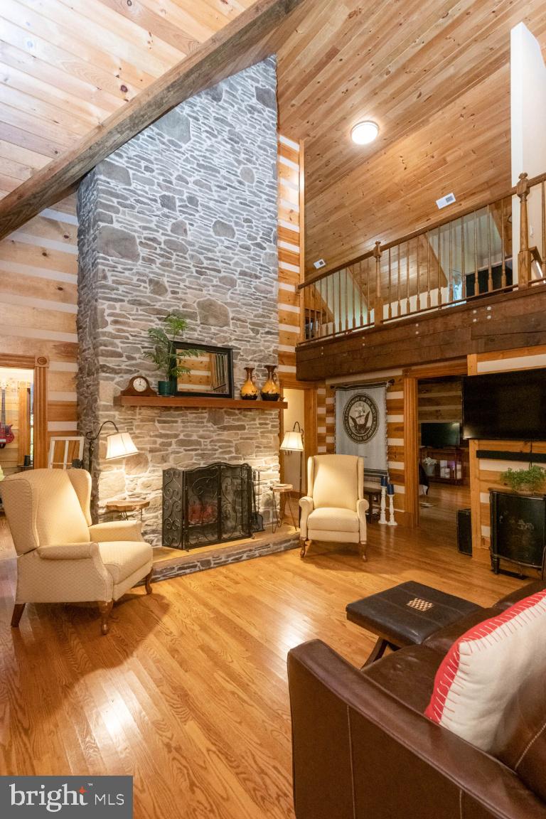 HIDDEN VALLEY - Residential