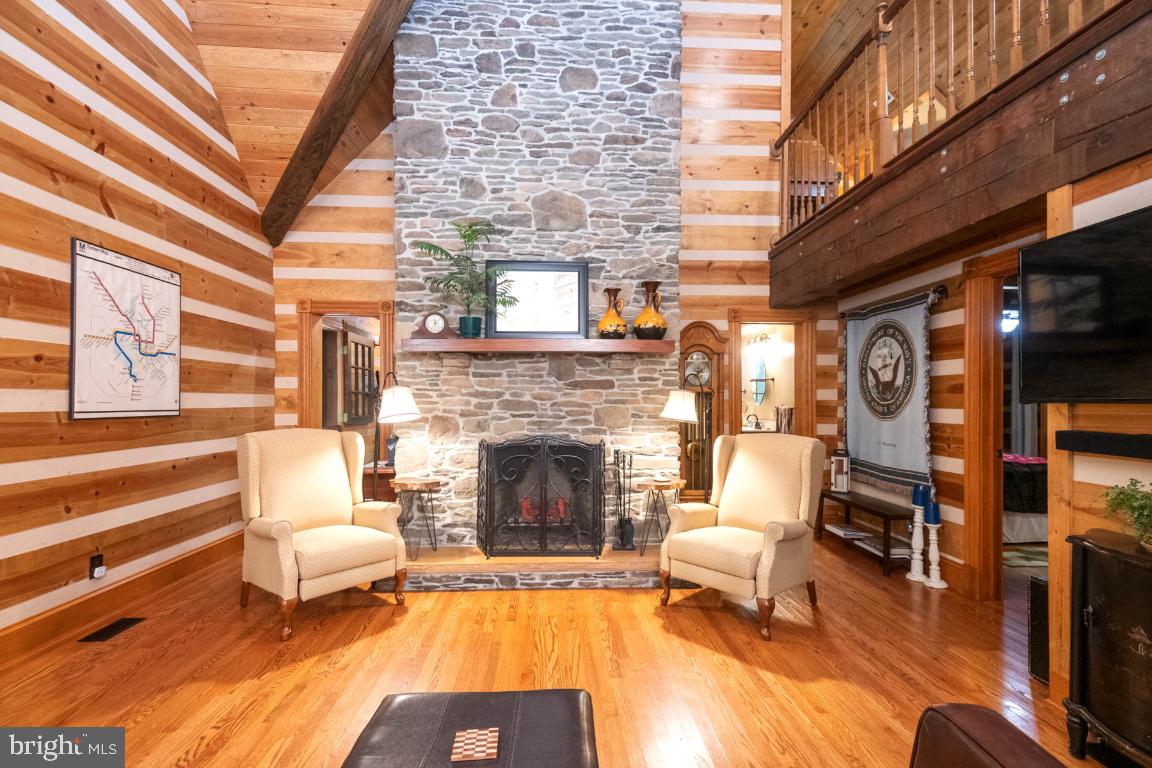 HIDDEN VALLEY - Residential