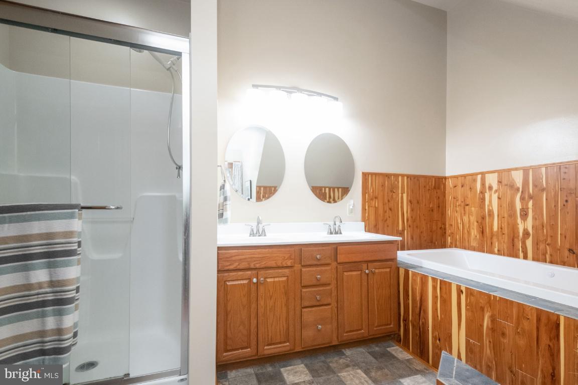 HIDDEN VALLEY - Residential