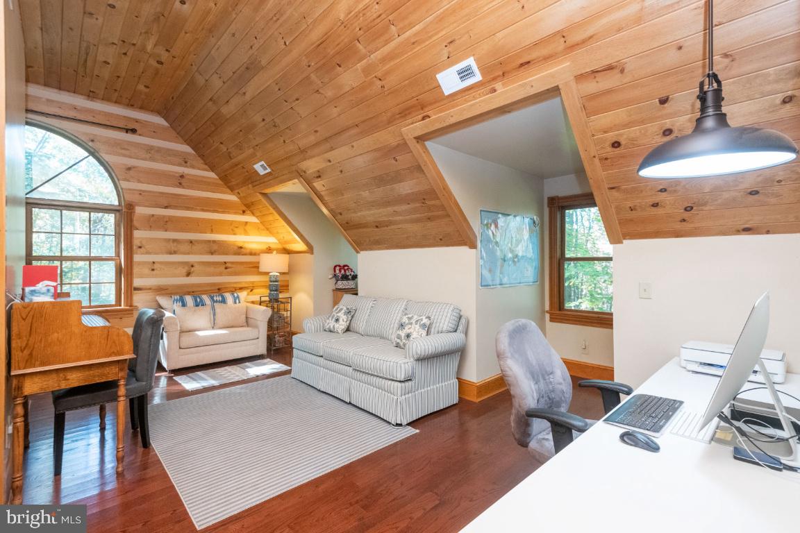 HIDDEN VALLEY - Residential