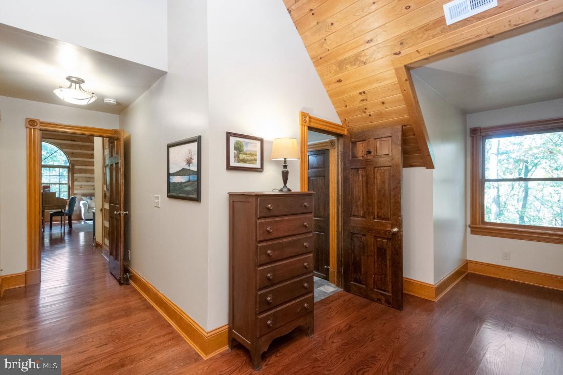 HIDDEN VALLEY - Residential