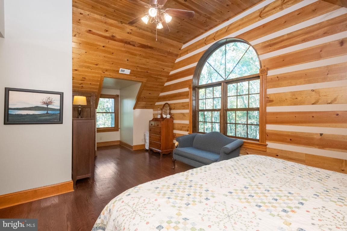 HIDDEN VALLEY - Residential