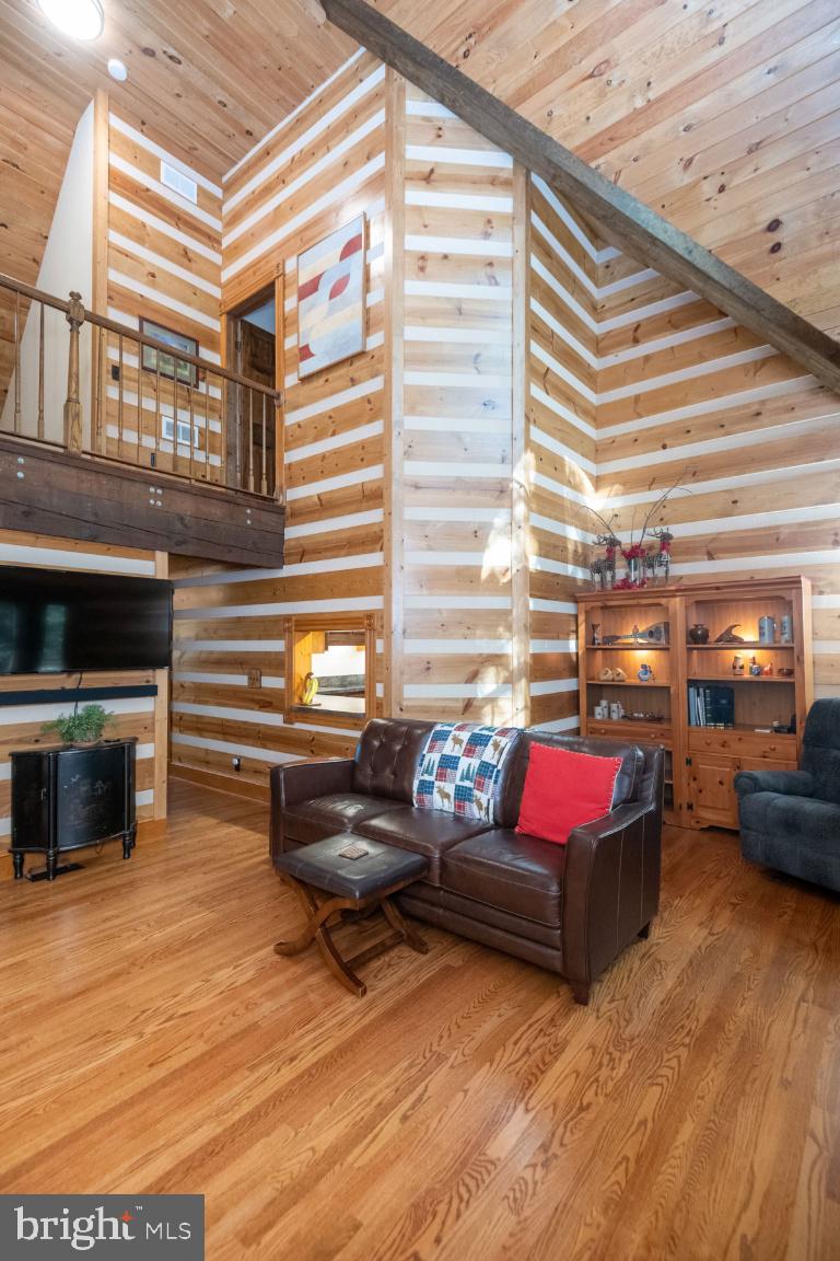 HIDDEN VALLEY - Residential