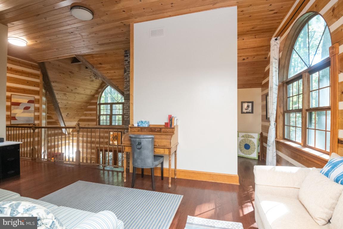 HIDDEN VALLEY - Residential