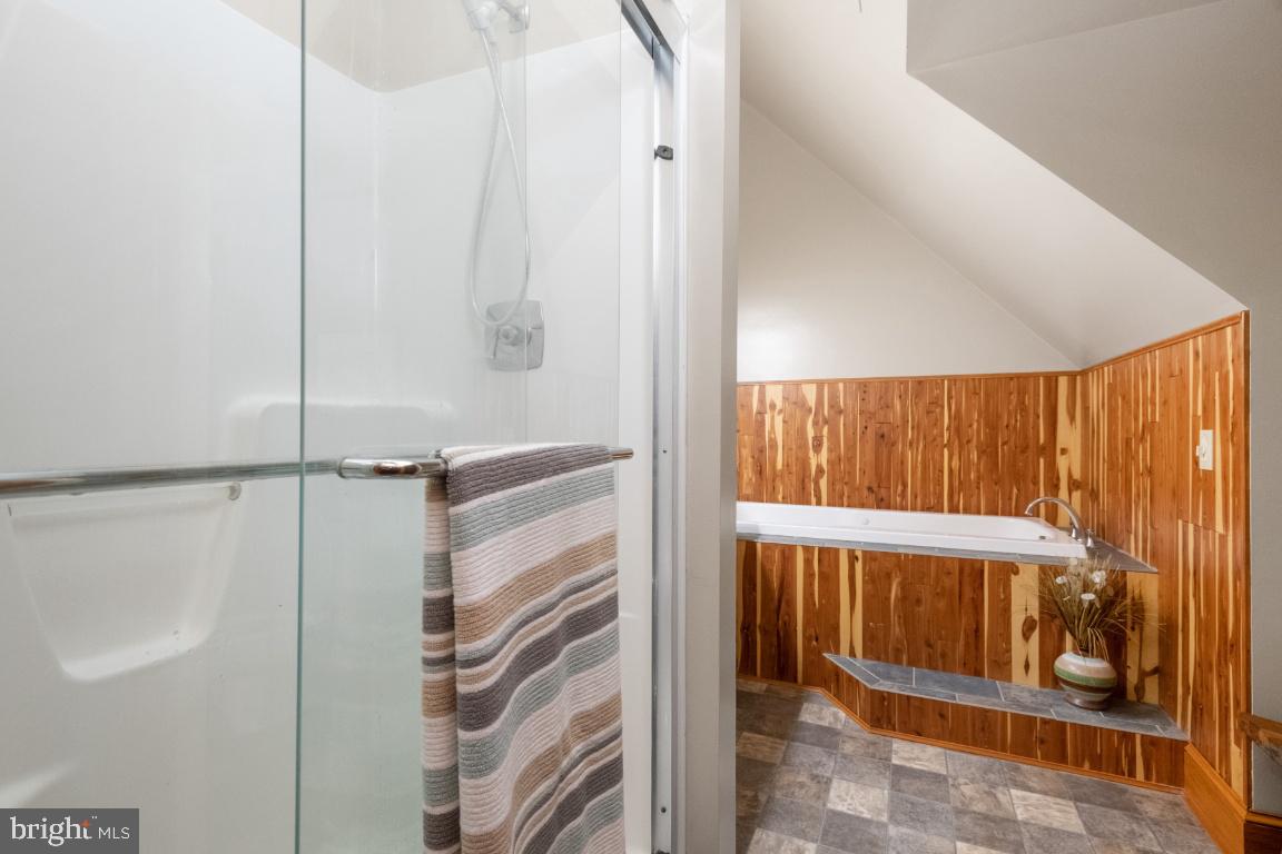 HIDDEN VALLEY - Residential