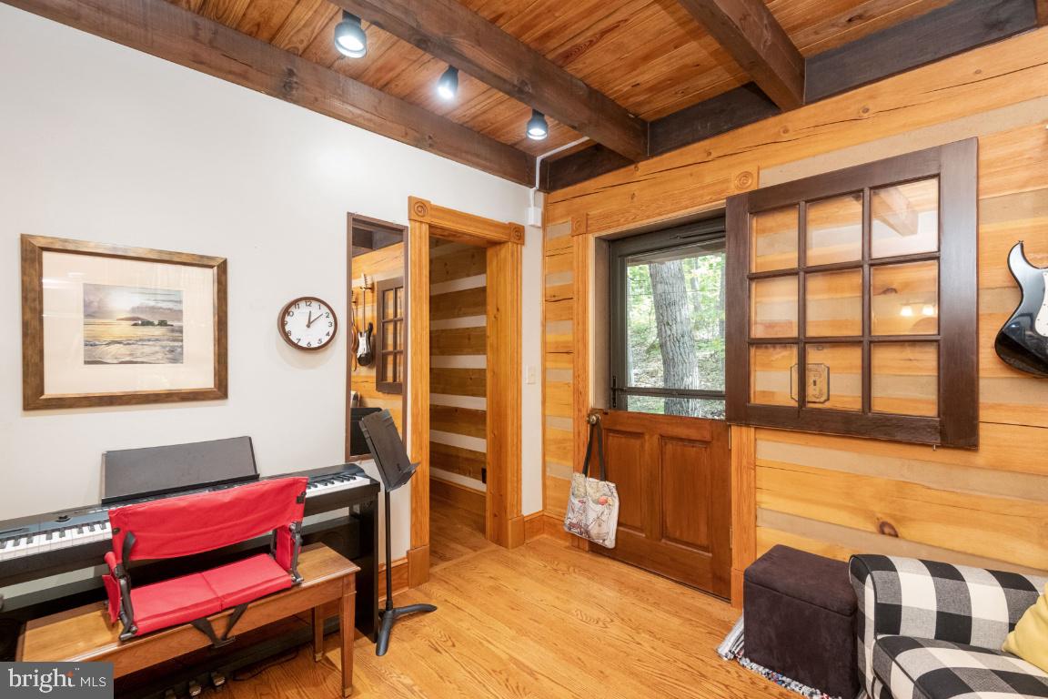 HIDDEN VALLEY - Residential