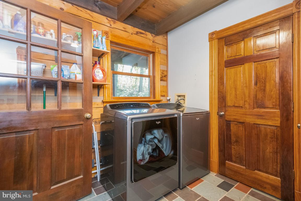 HIDDEN VALLEY - Residential