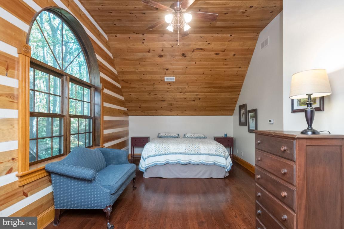 HIDDEN VALLEY - Residential