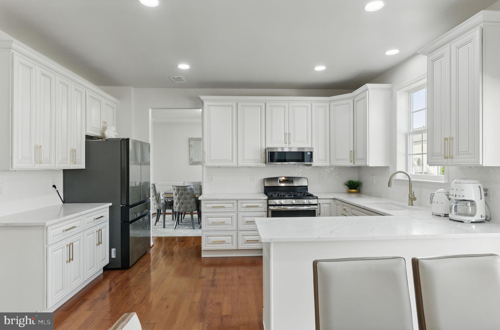 MAPLE VALLEY ESTATES - Residential