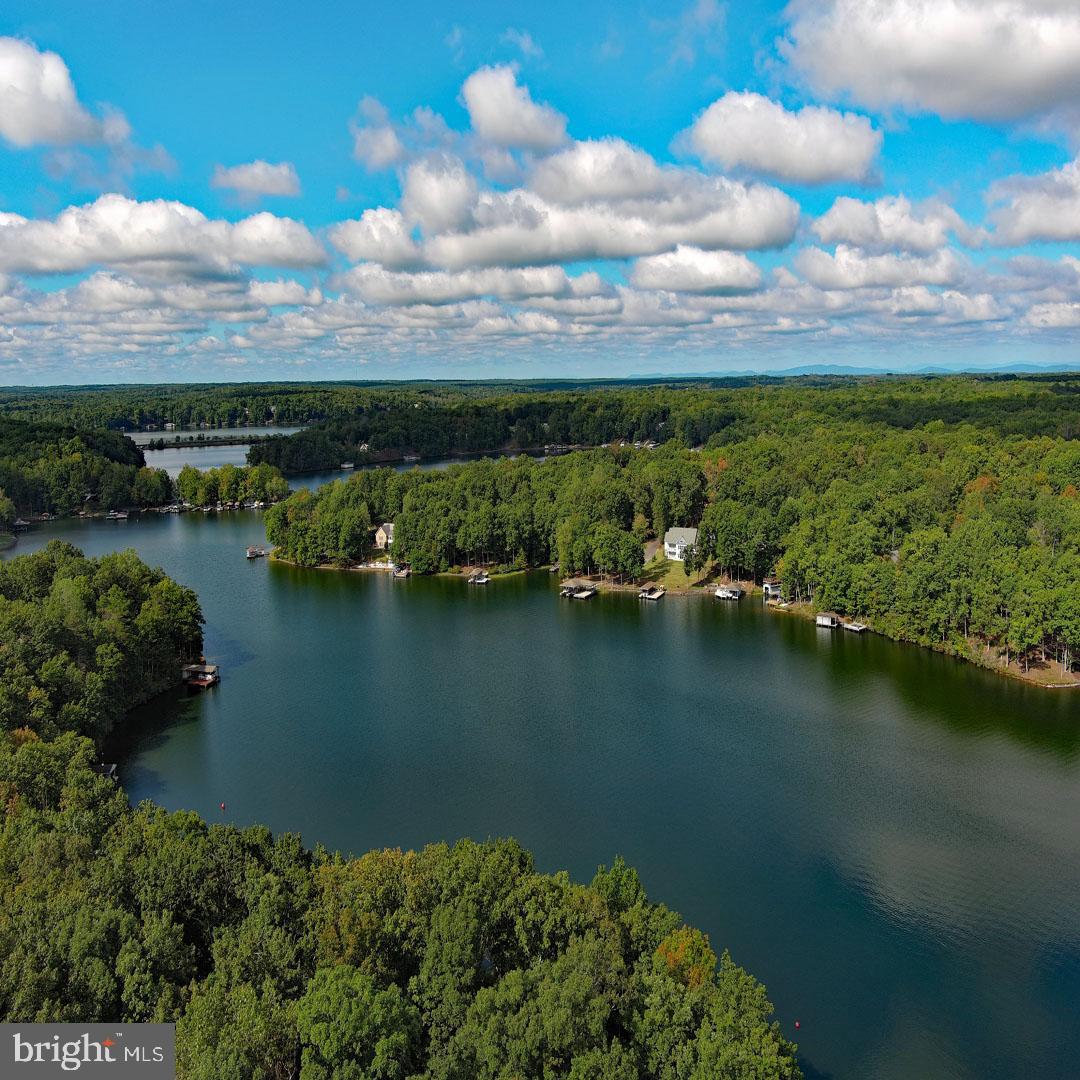 SECLUSION ESTATES - Land