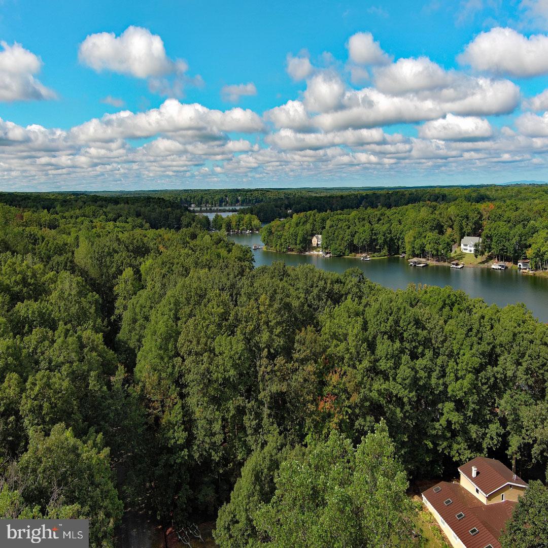 SECLUSION ESTATES - Land