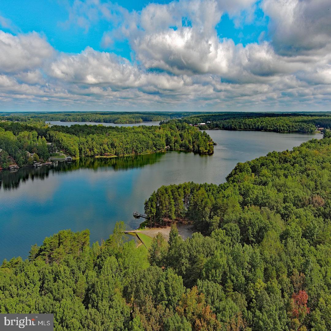 SECLUSION ESTATES - Land