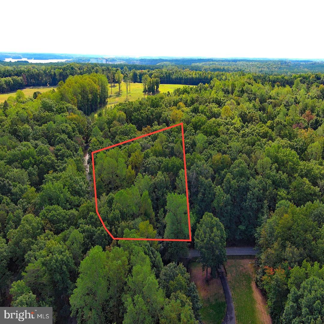 SECLUSION ESTATES - Land