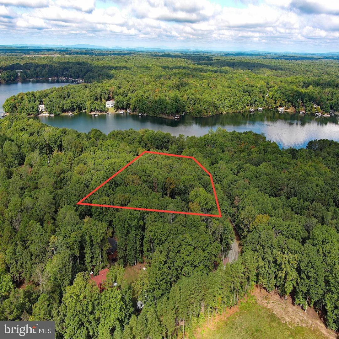 SECLUSION ESTATES - Land