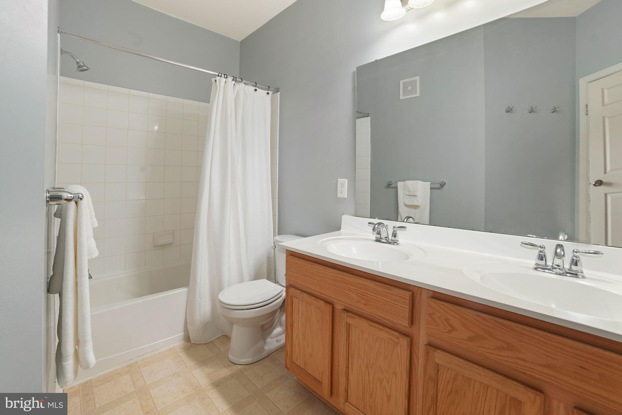 STONEY RUN VILLAGE - Residential