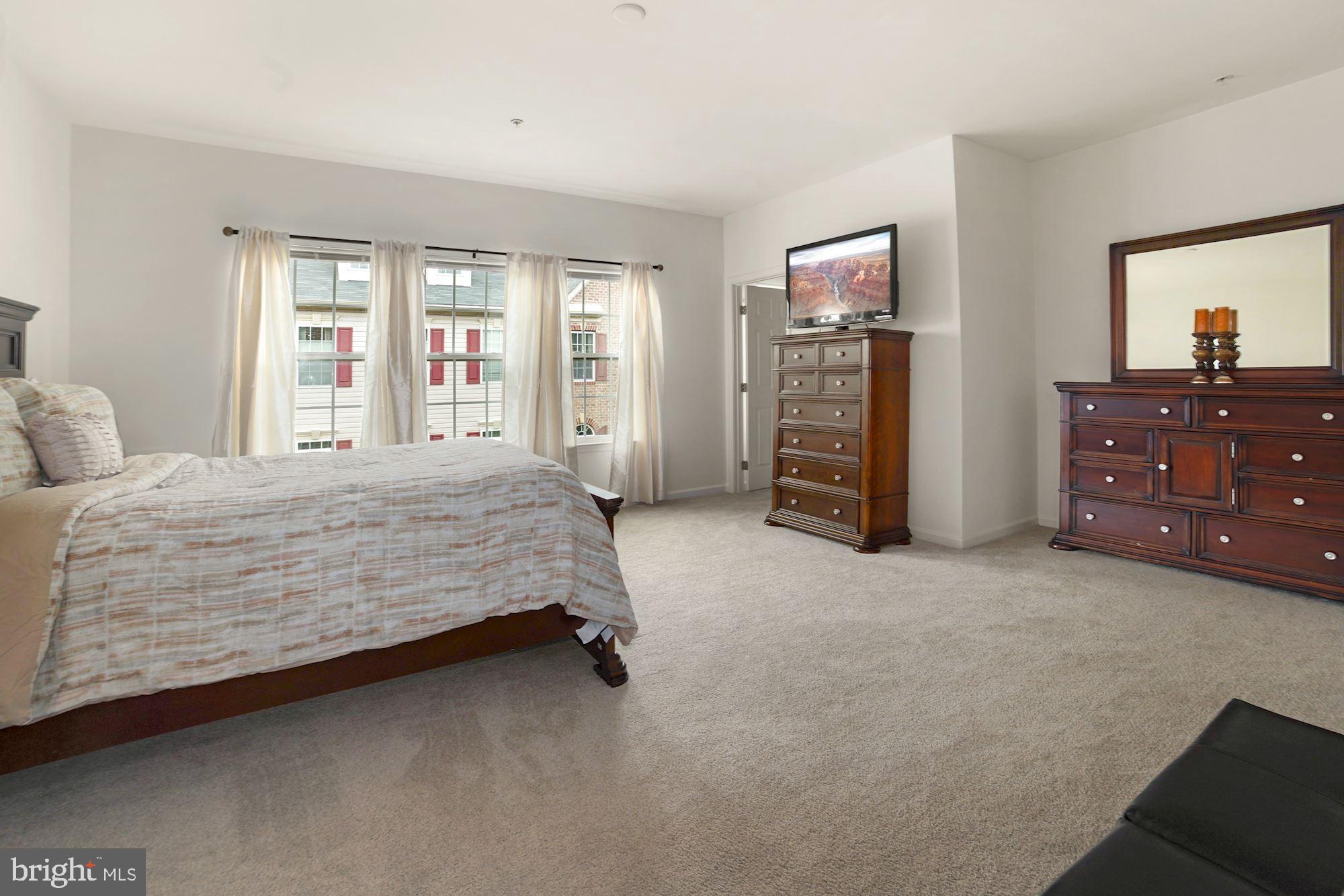 STONEY RUN VILLAGE - Residential