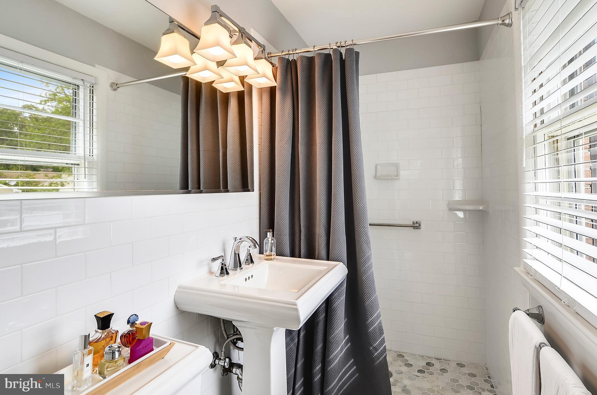 MCKENZIE LEWIS PROPERTY - Residential