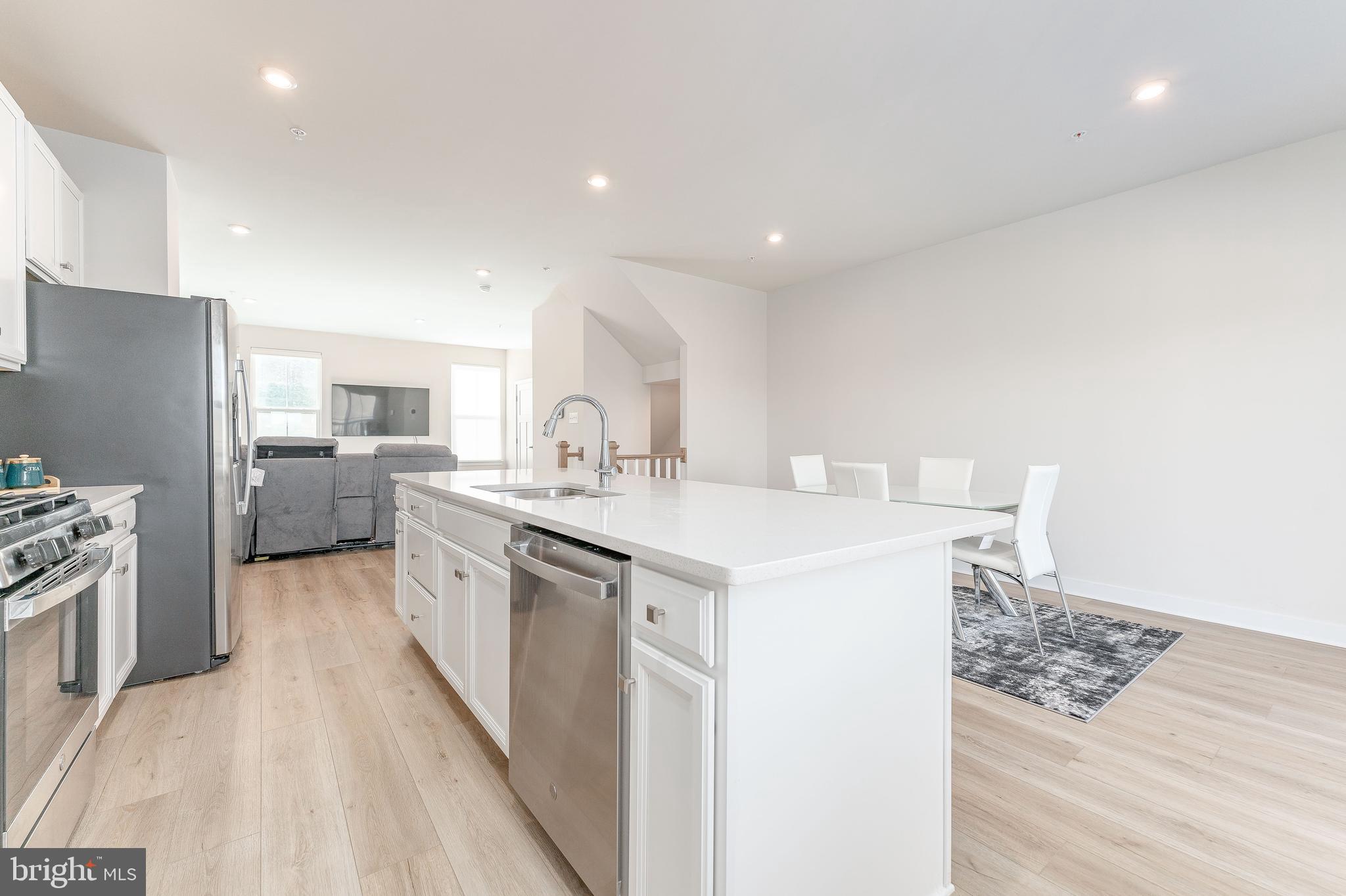 MAPLEVIEW - Residential Lease