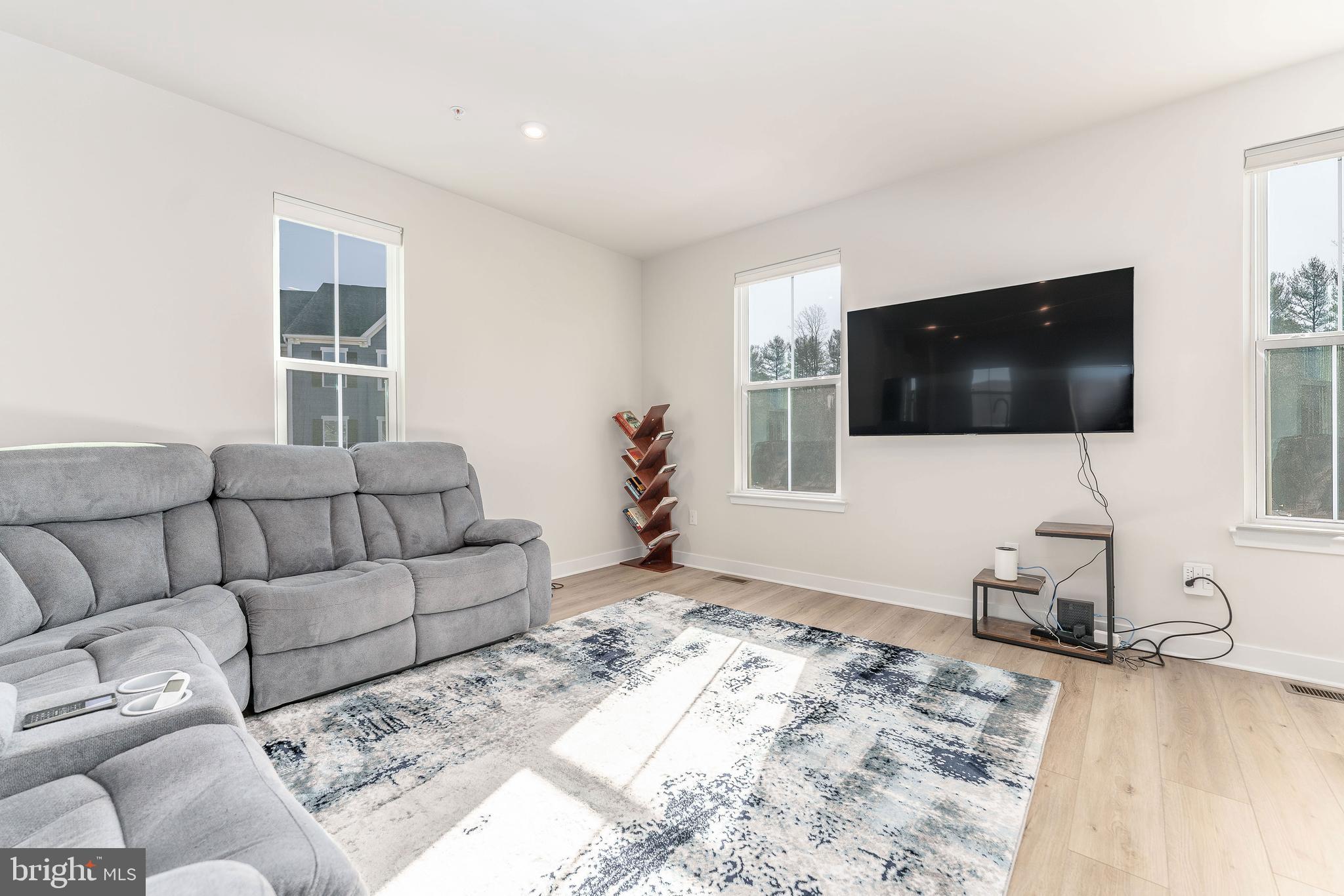 MAPLEVIEW - Residential Lease