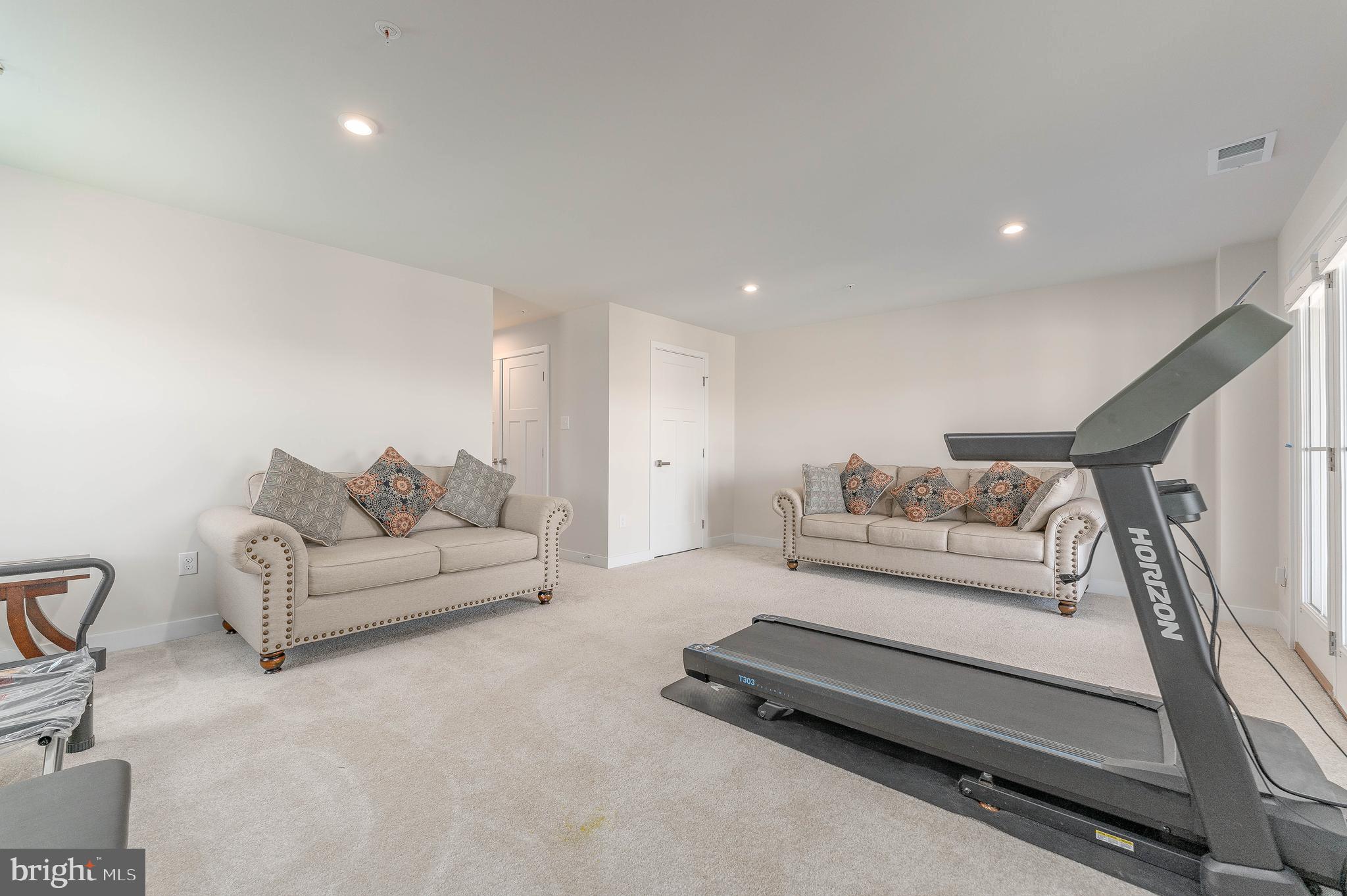 MAPLEVIEW - Residential Lease