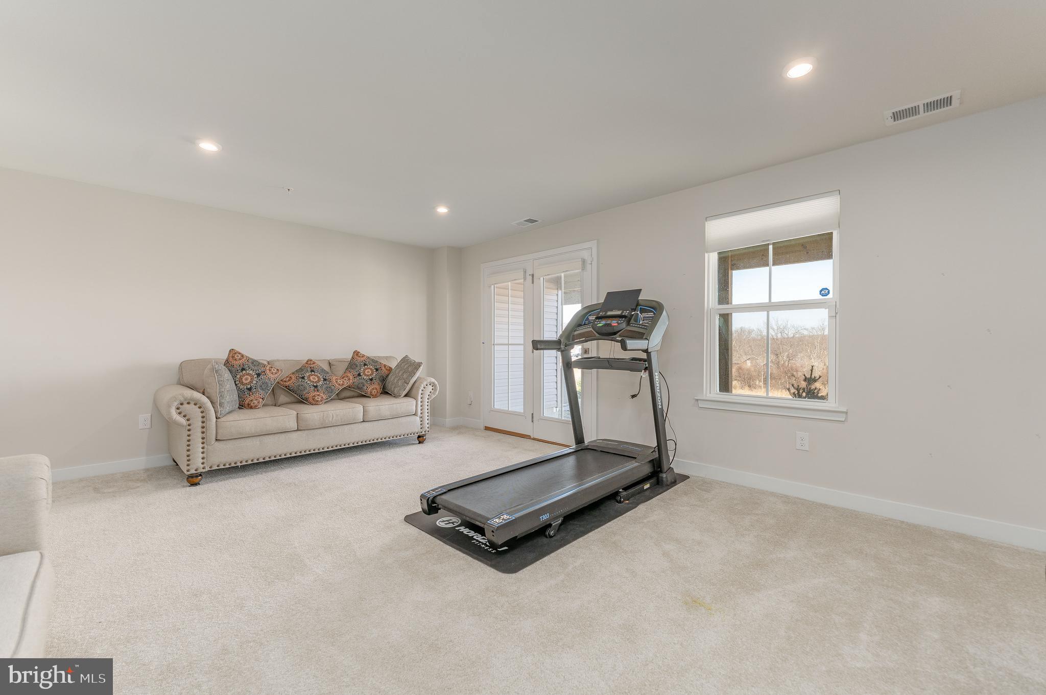 MAPLEVIEW - Residential Lease