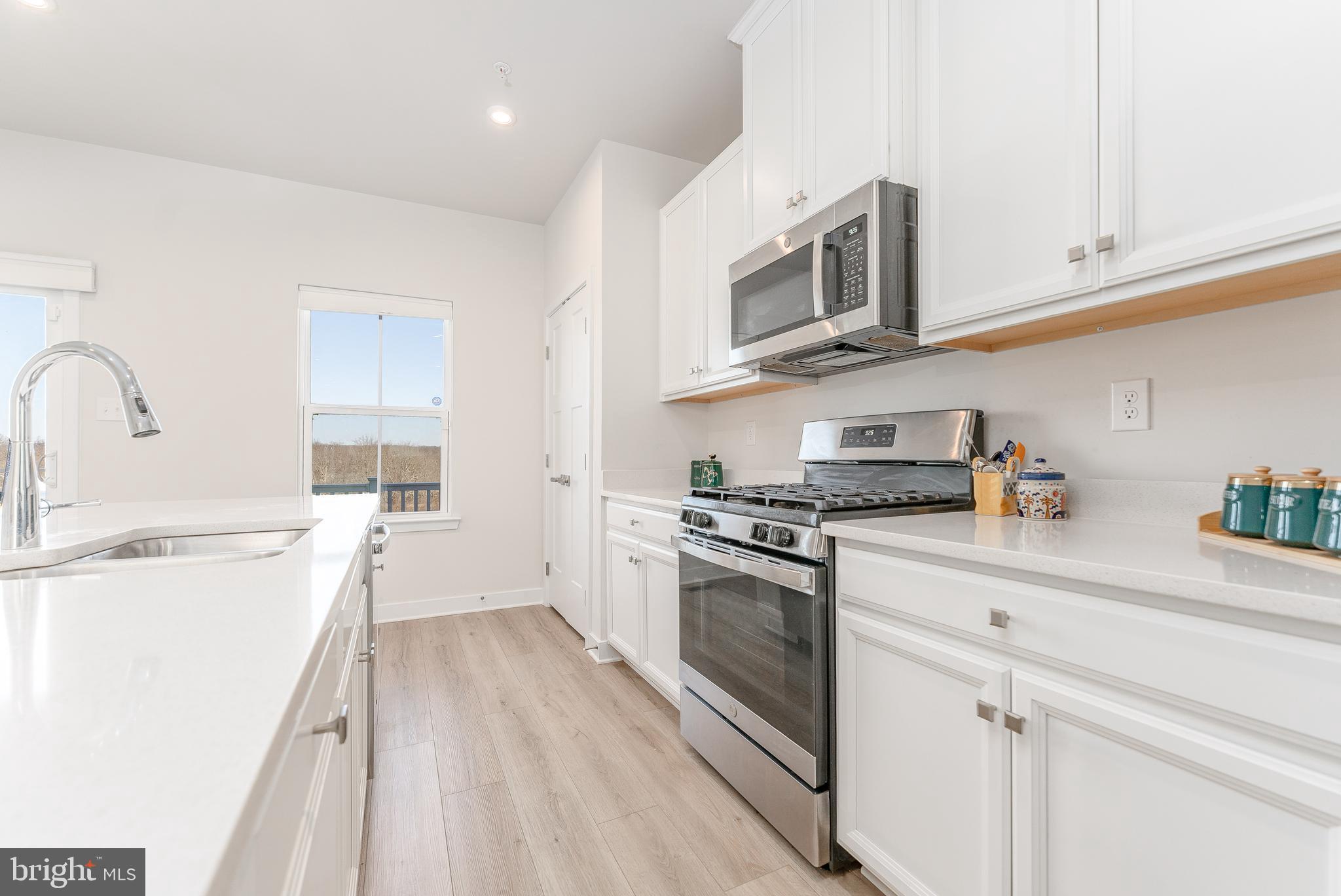 MAPLEVIEW - Residential Lease