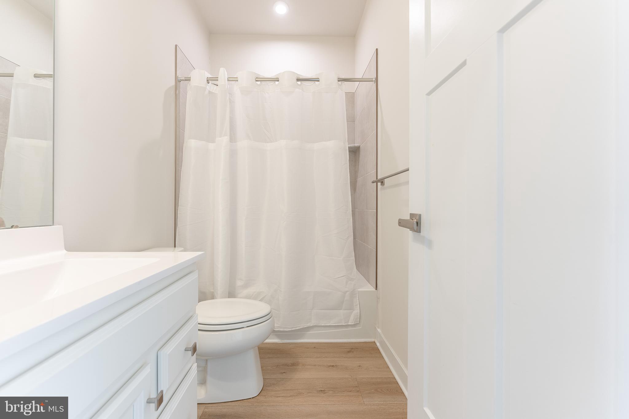 MAPLEVIEW - Residential Lease