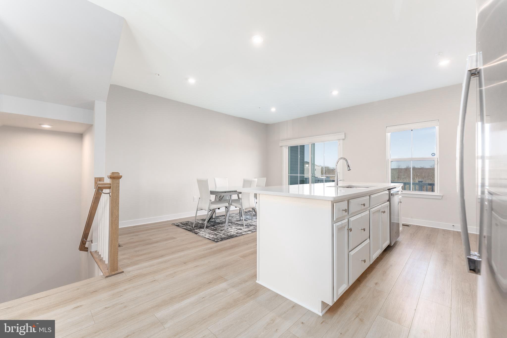 MAPLEVIEW - Residential Lease