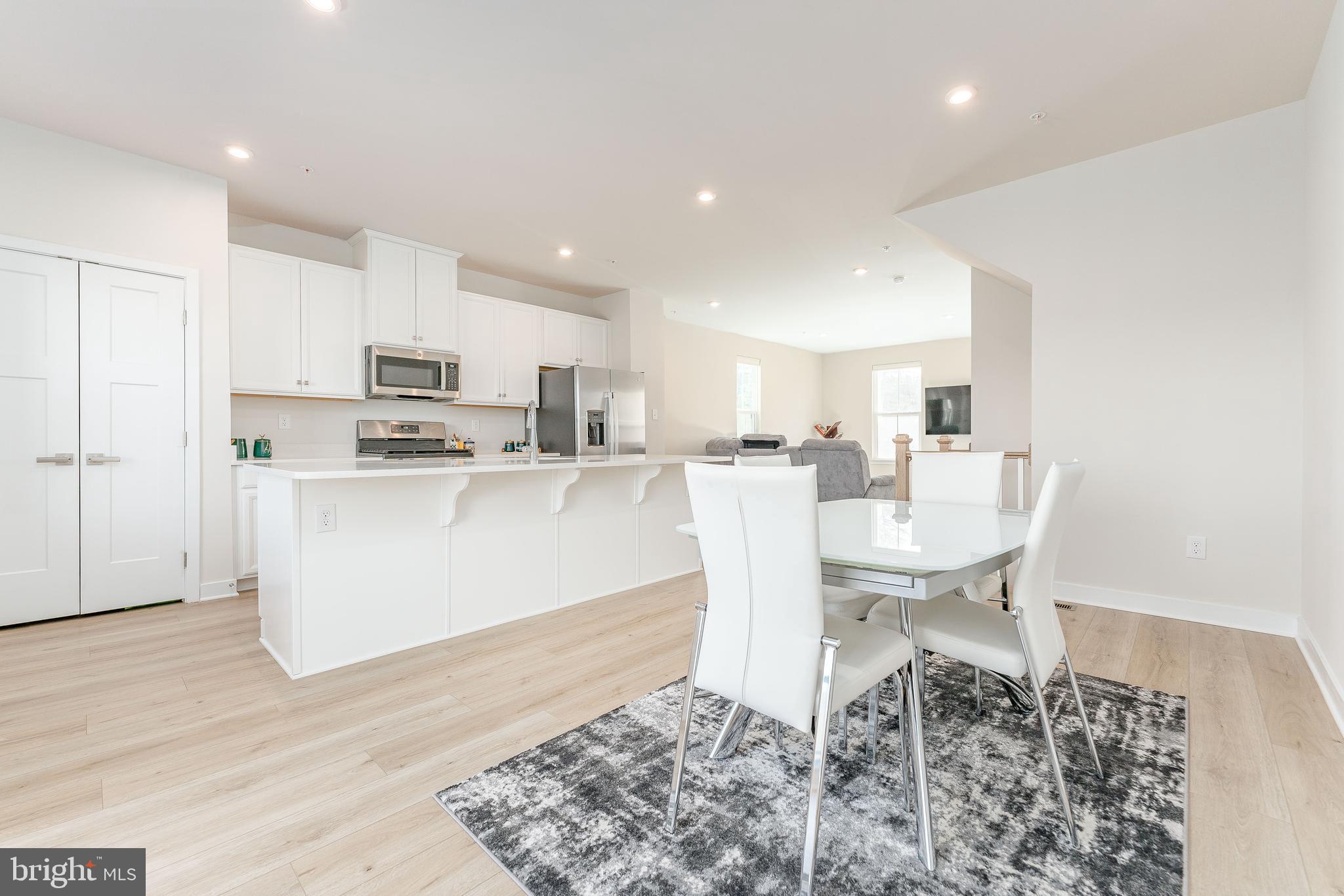 MAPLEVIEW - Residential Lease